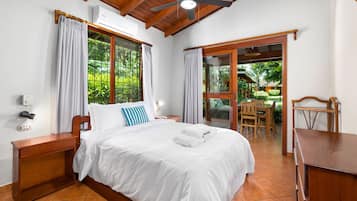 Familie suite, 3 slaapkamers, keuken, uitzicht op tuin | Luxe beddengoed, donzen dekbedden, individueel gedecoreerd