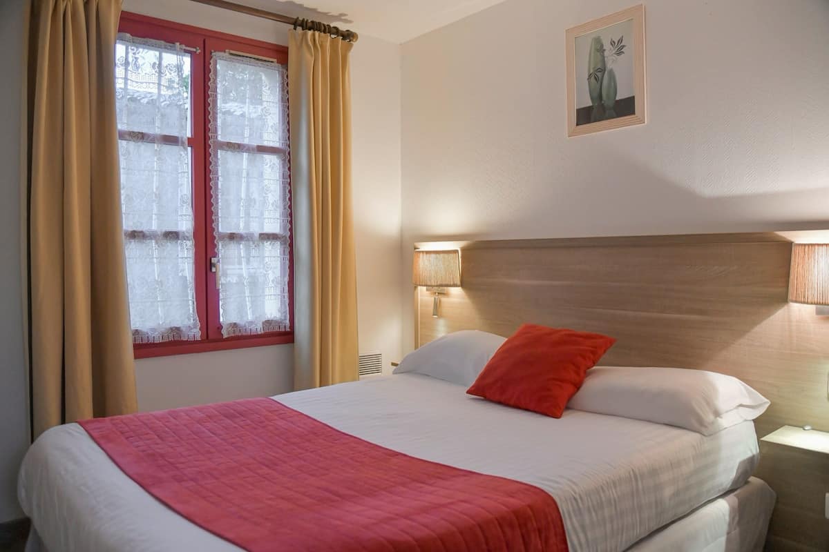 Standard Double Room | Premium bedding, desk, free WiFi
