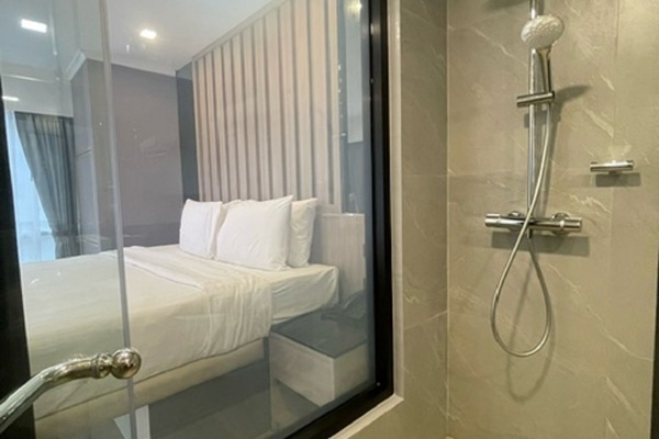Premier Double Room | Bathroom | Free toiletries, hair dryer, bathrobes, slippers