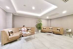 로비 좌석 공간