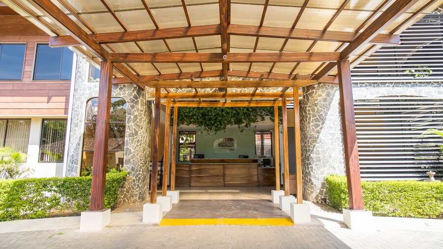 Nacazcol - Playas del Coco