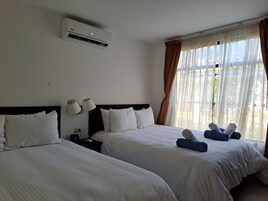 高级别墅 | 羽绒被、记忆海绵床垫、客房内保险箱、熨斗/熨衣板