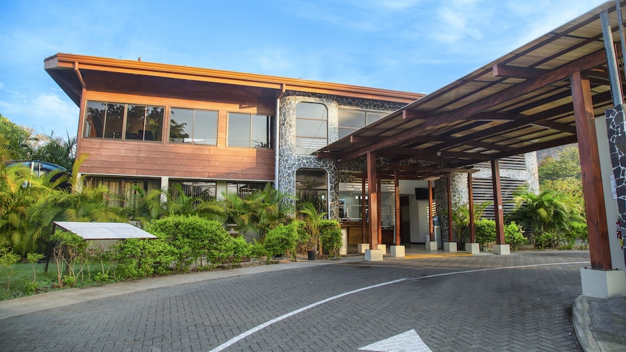 Nacazcol Hotel and Villas