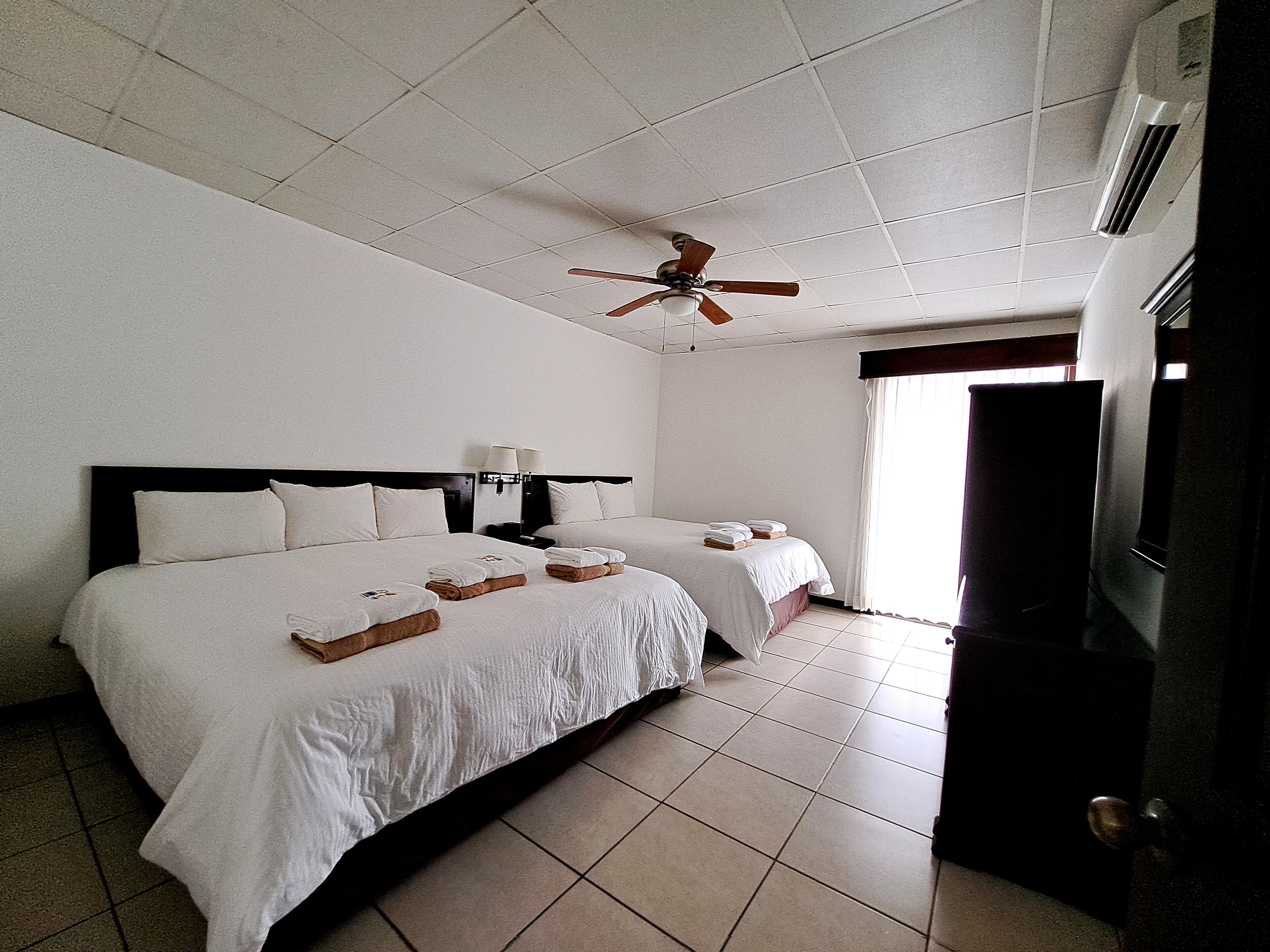 Villa Suite | 羽绒被、记忆海绵床垫、客房内保险箱、熨斗/熨衣板