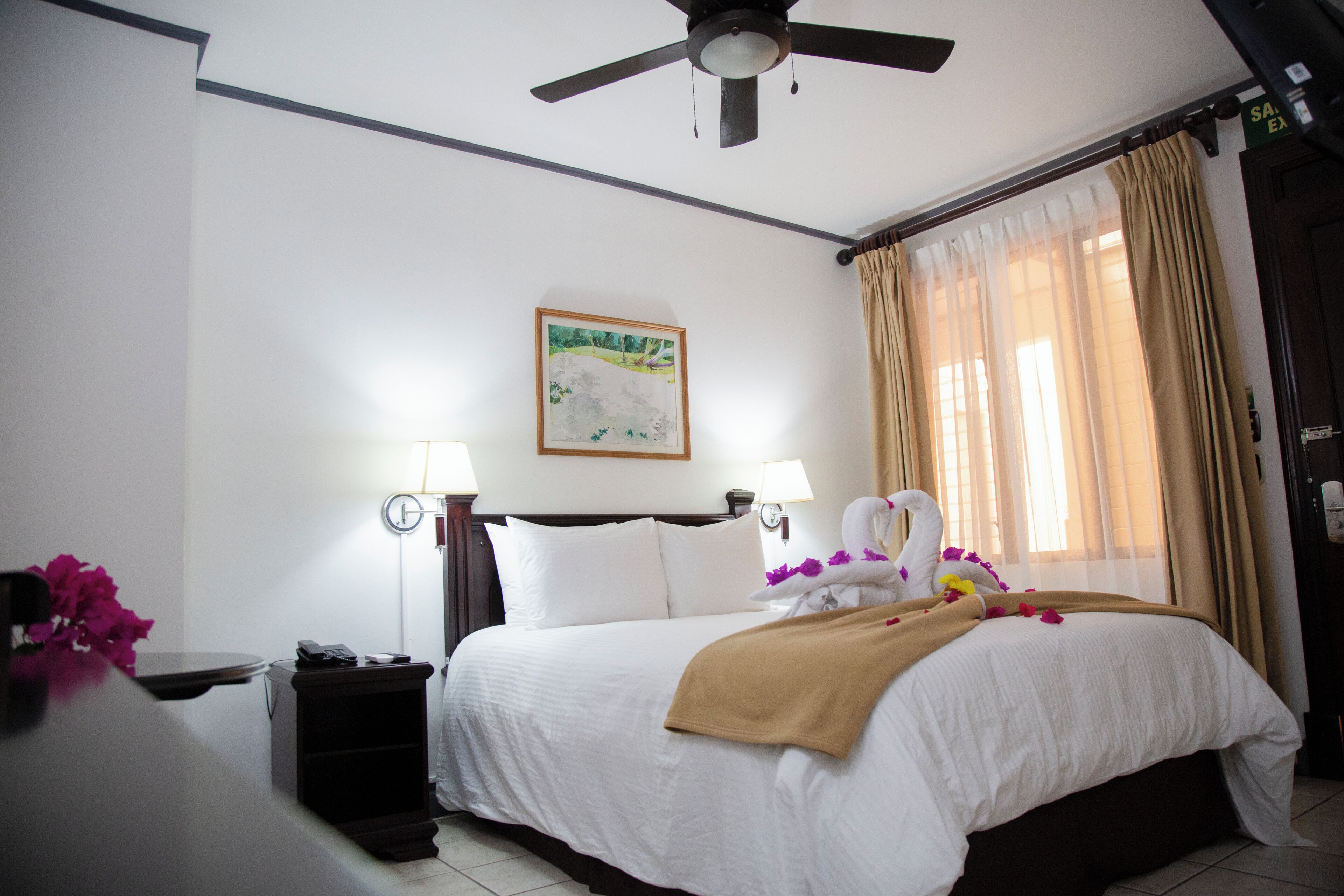 Double Room | Down comforters, memory foam beds, in-room safe, iron/ironing board