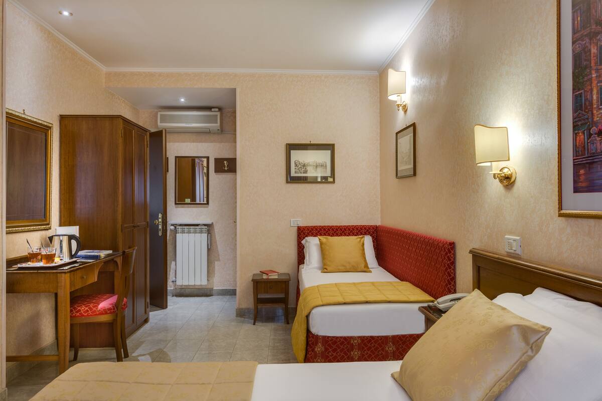 Down duvets, in-room safe, desk, blackout curtains