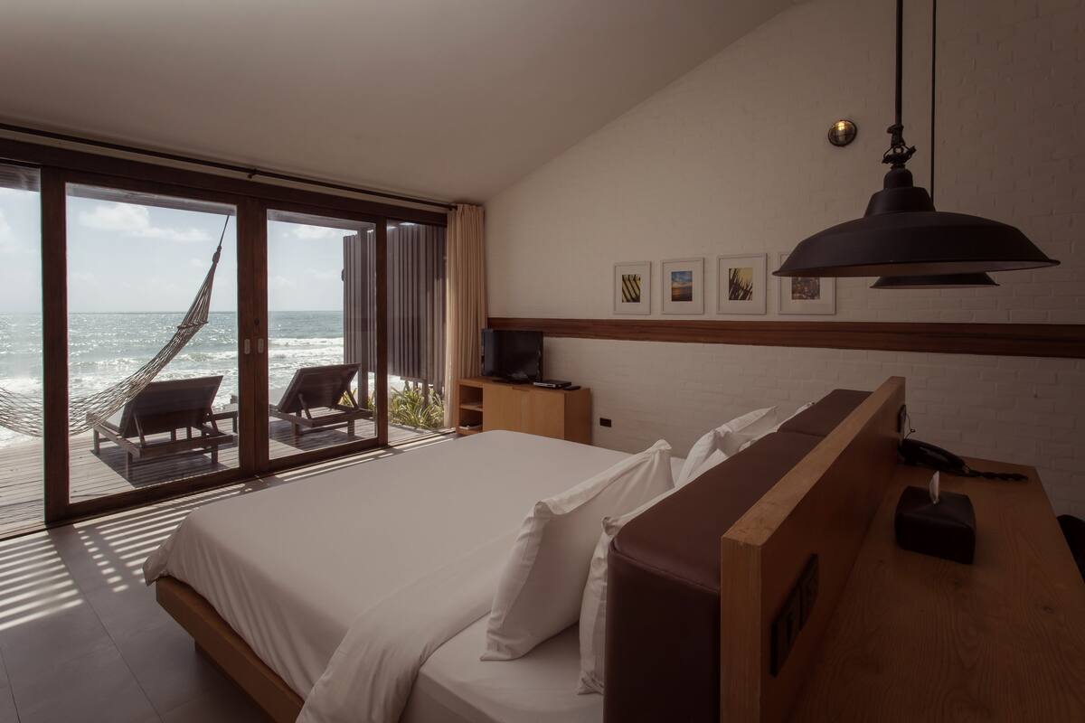 Bungalow, frente a la playa | 1 dormitorio, minibar, caja fuerte y escritorio