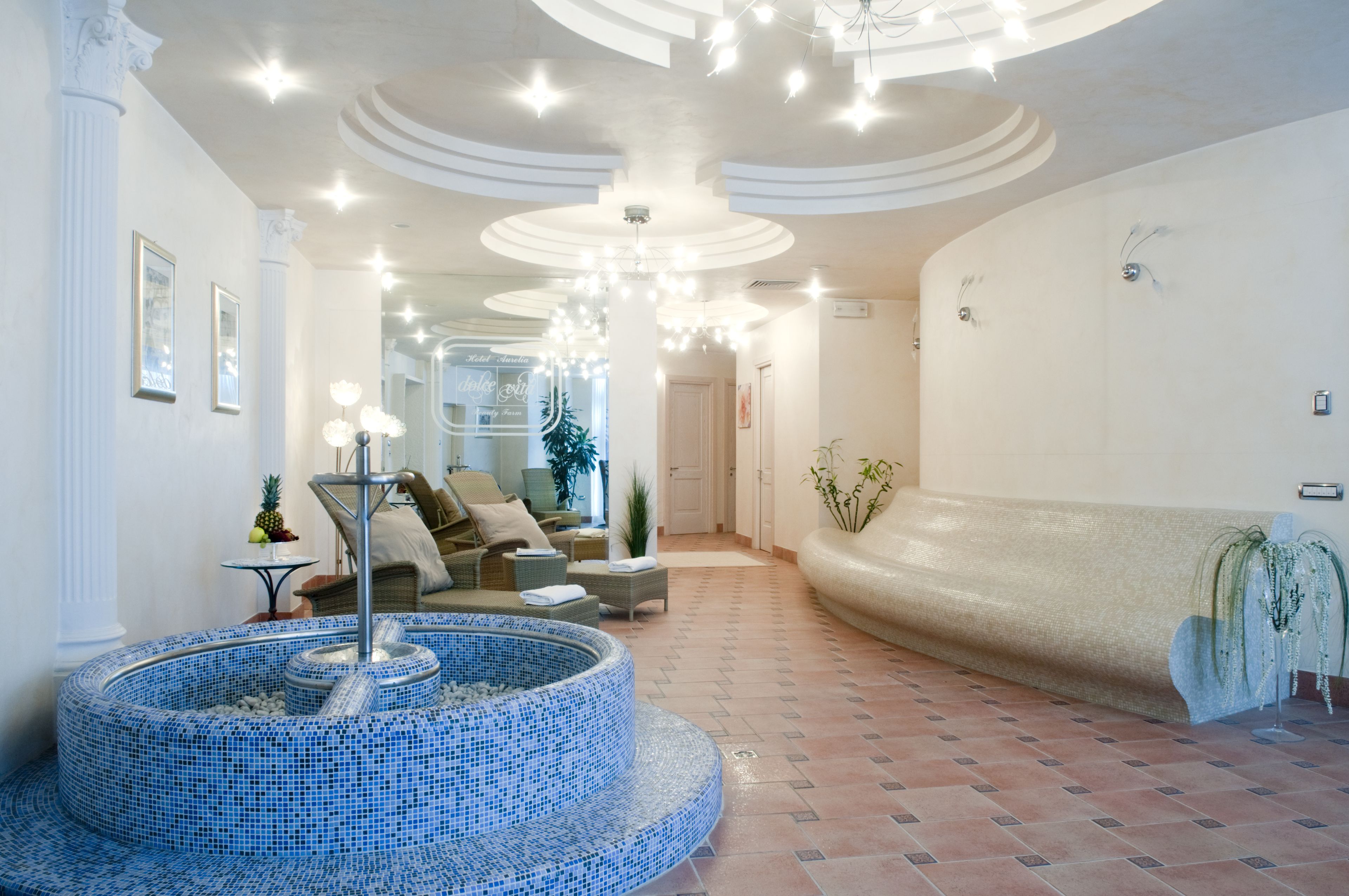 サウナ、トルコ風呂 / ハマム、ボディ トリートメント、ボディスクラブ、フェイシャル トリートメント、アーユルヴェーダ トリートメント