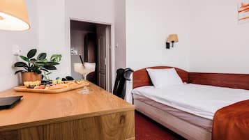 Familienzimmer, 1 Doppelbett und Schlafsofa | Schreibtisch, Verdunkelungsvorhänge, Bügeleisen/Bügelbrett