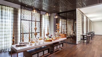 Indian cuisine, alfresco dining