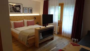 Cofres nos quartos, escrivaninha, Wi-Fi de cortesia, roupa de cama