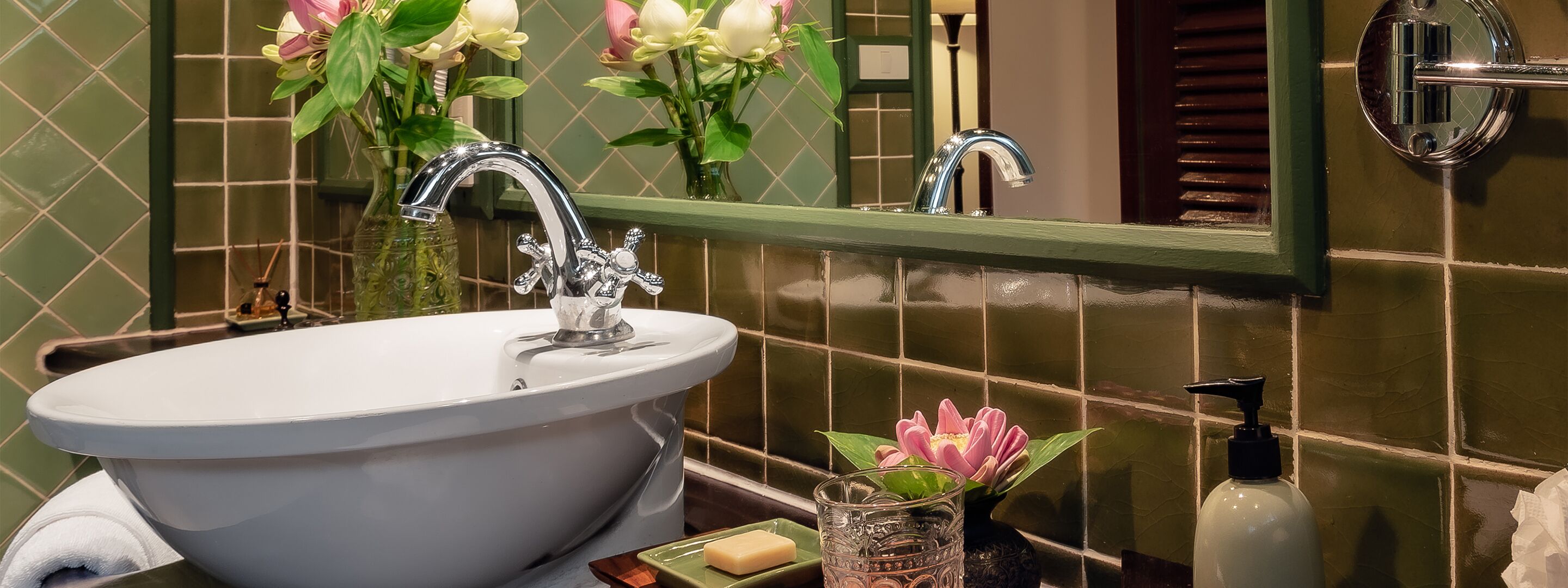 water view double room | bathroom | shower, hair dryer, bathrobes, slippers