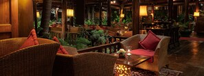 Lounge - Angkor Village Hotel - Small Luxury Hotels of the World (Siem Reap)