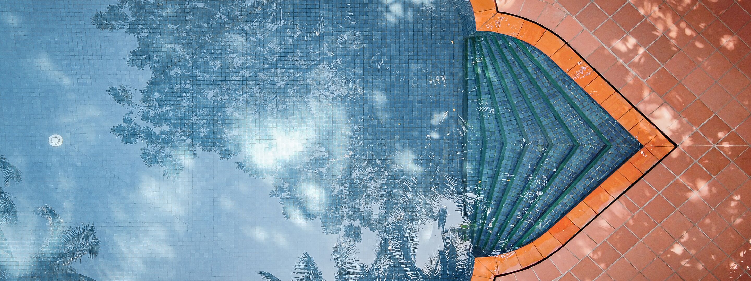 outdoor pool, open 8:00 am to 8:00 pm, pool umbrellas, pool loungers