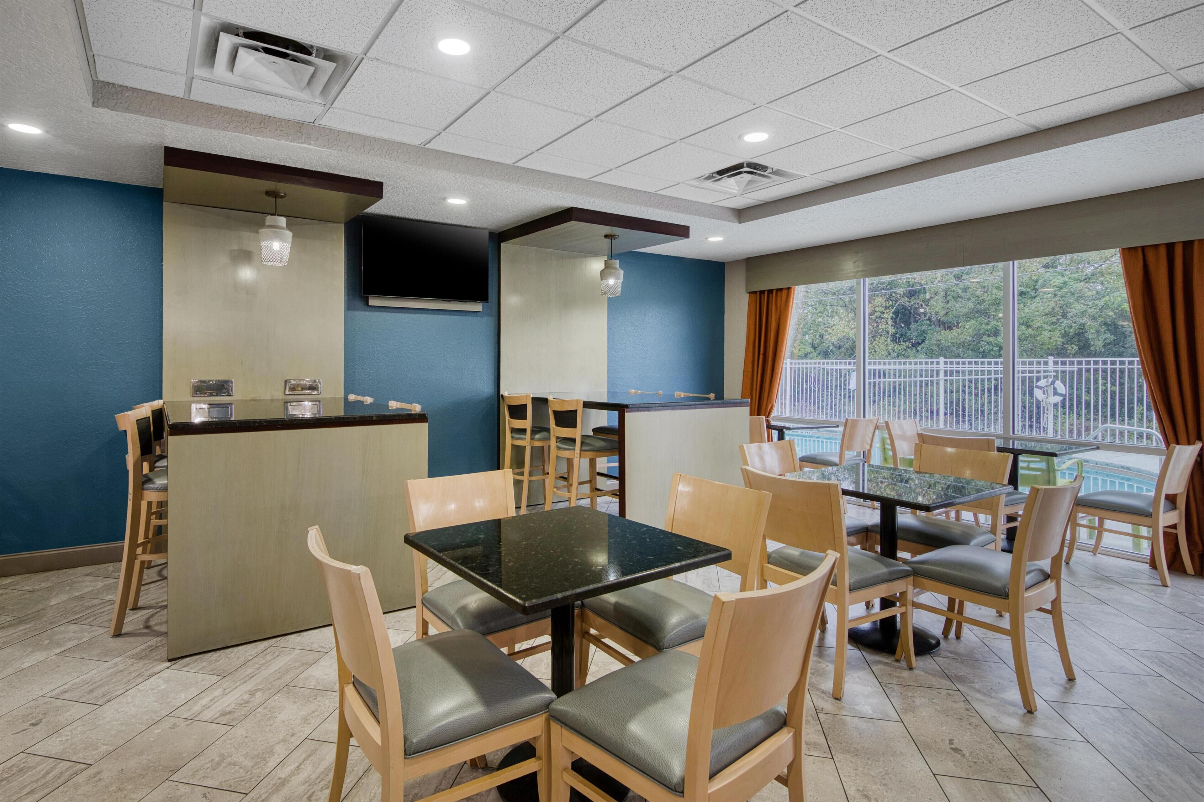 Free daily buffet breakfast