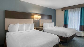 Standardzimmer, 2 Queen-Betten, barrierefrei, Badewanne | Pillowtop-Betten, Zimmersafe, Schreibtisch