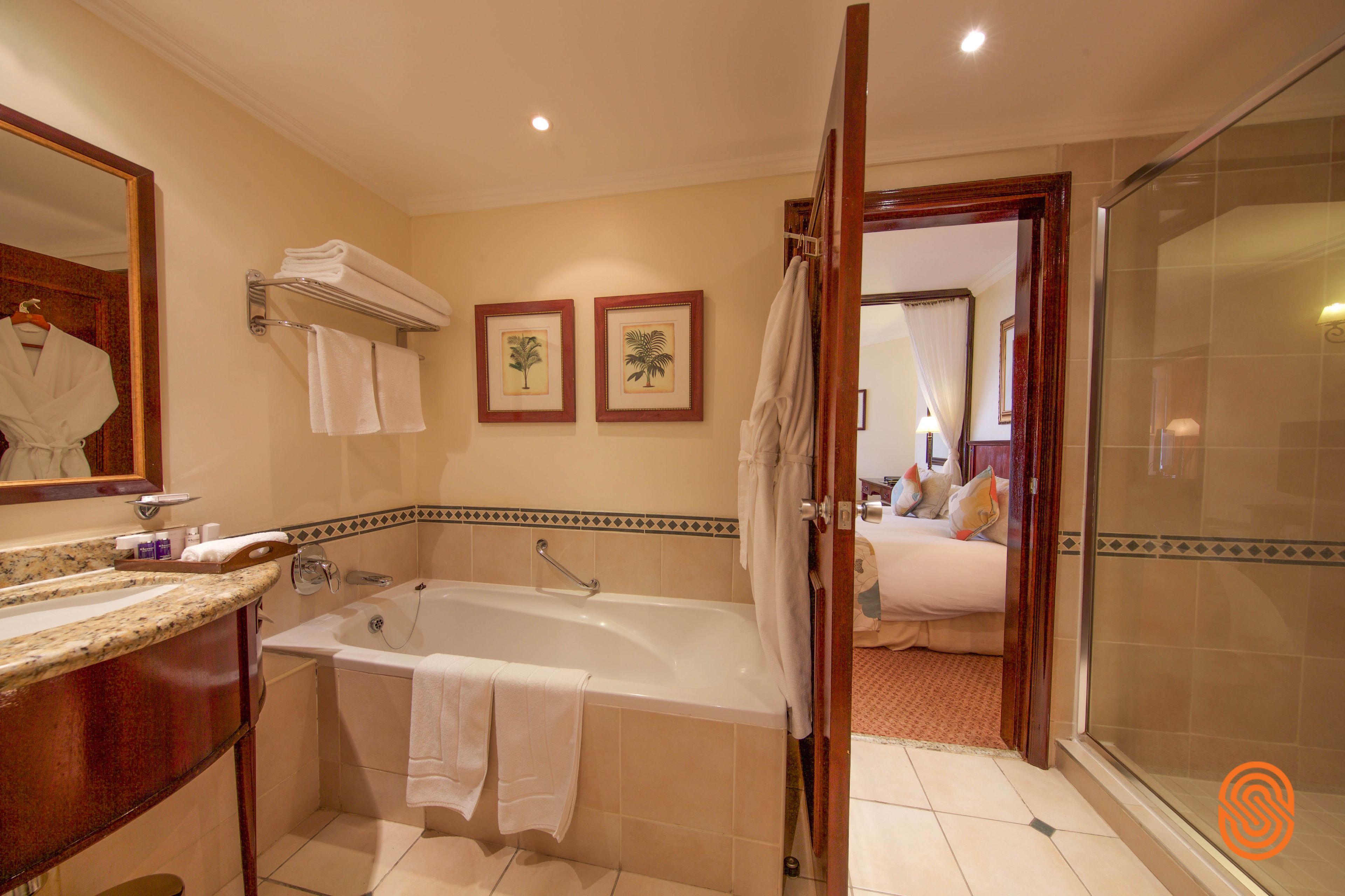junior suite, lake view | bathroom | hair dryer, towels