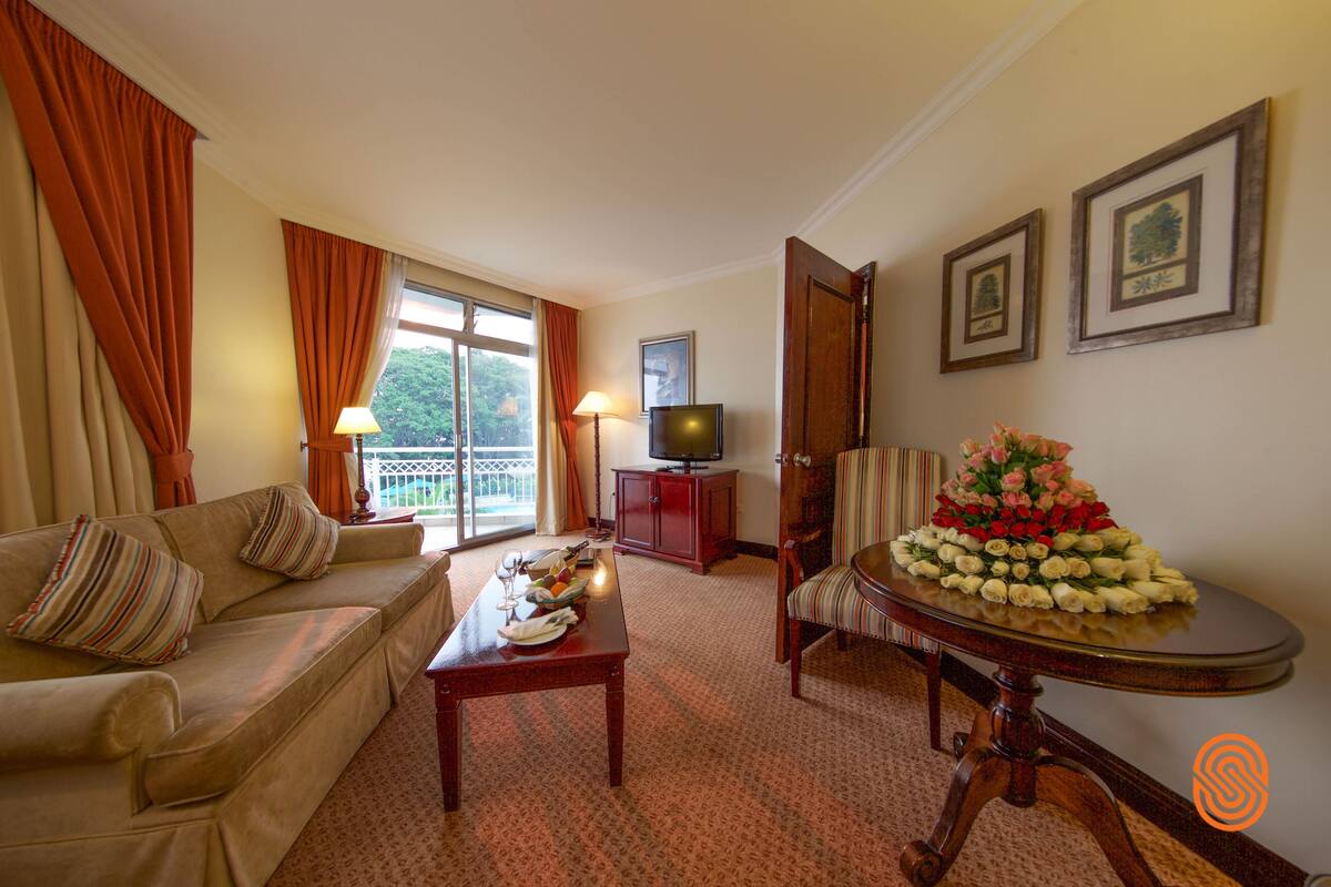 junior suite, lake view | 1 bedroom, in-room safe, free cots/infant beds, free wifi