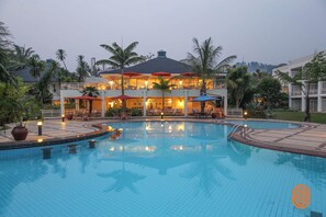 Piscina externa