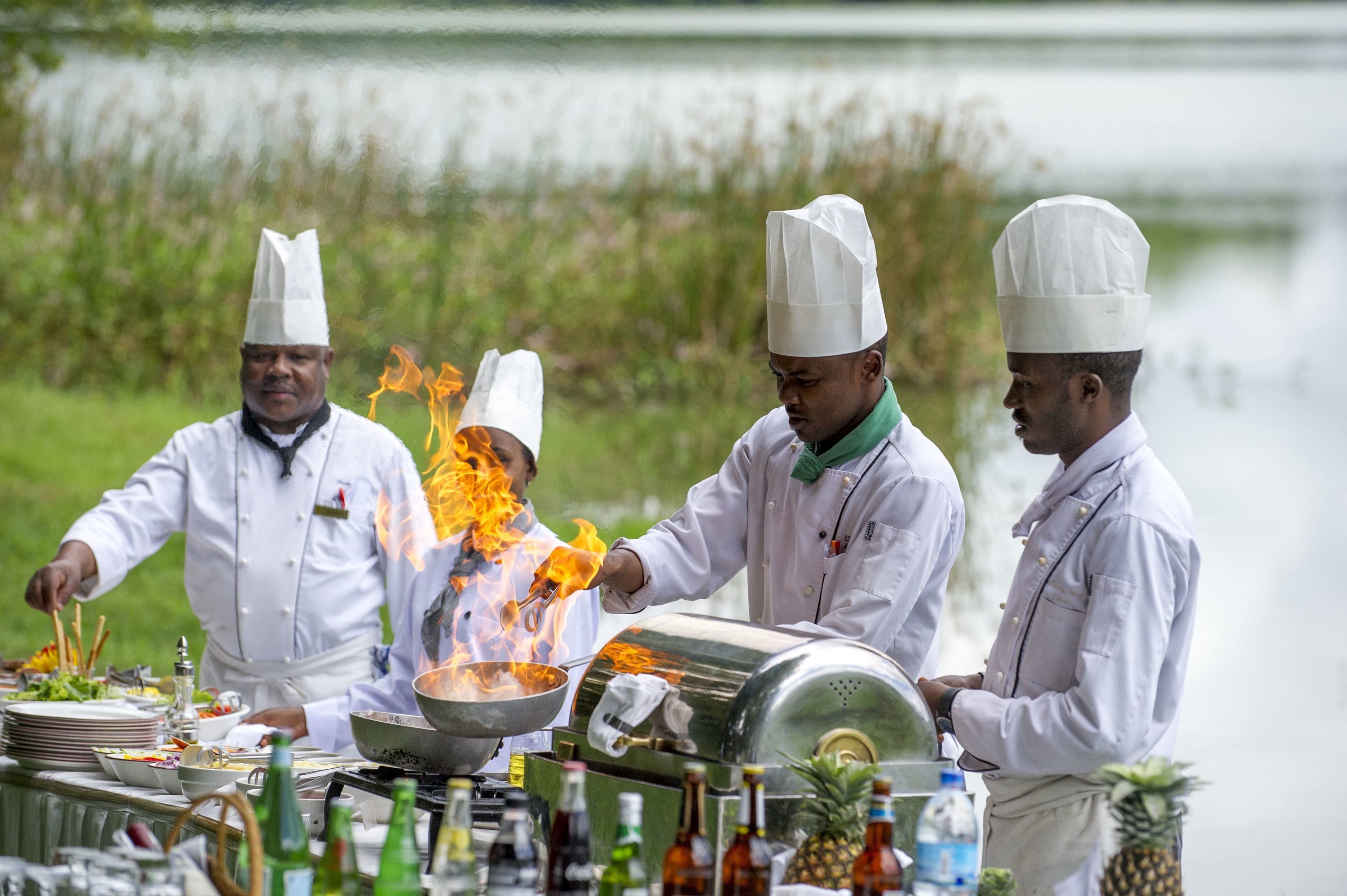 تناول الطعام بالخارج