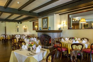 Free daily English breakfast 