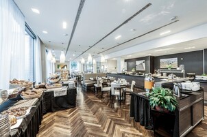 Desayuno buffet todos los días (con cargo)
