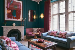 Lounge - Wildhive Callow Hall (Ashbourne)