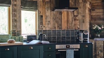 Casa na árvore luxo | Cozinha privada | Cafeteira/chaleira, chaleira elétrica