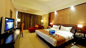 Coffres-forts dans les chambres, fer et planche à repasser