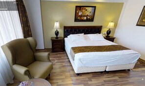 Business Room with King Bed Single Use | Egyptinpuuvillaiset lakanat, ylelliset vuodevaatteet, untuvapeitot