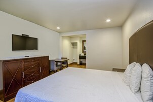 Standard Room, Multiple Beds, Non Smoking, Refrigerator & Microwave | Desk, laptop workspace, free WiFi, bed sheets