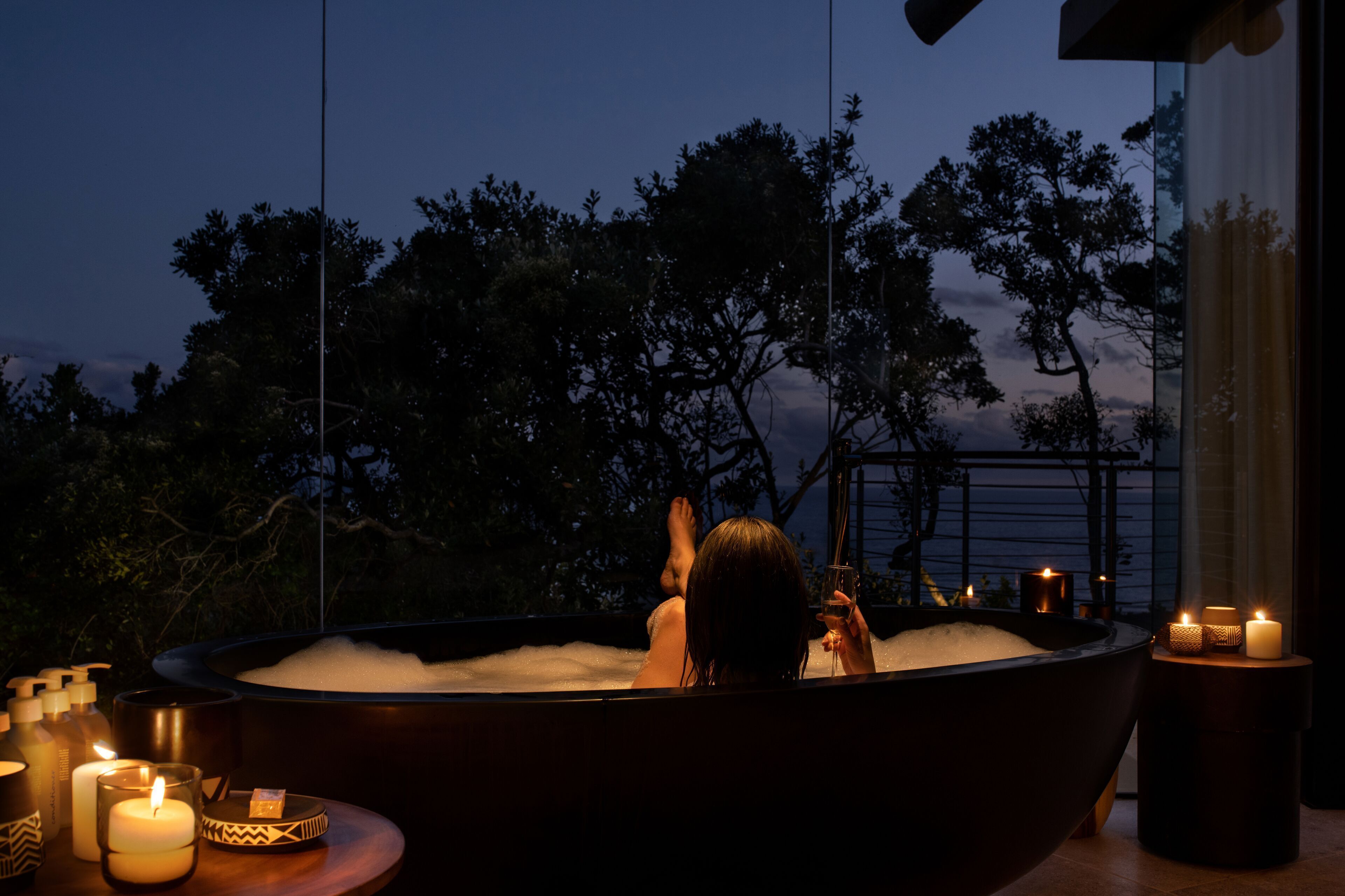 Spa | Boblebad, dampbad, kropsbehandlinger, hot stone-massage