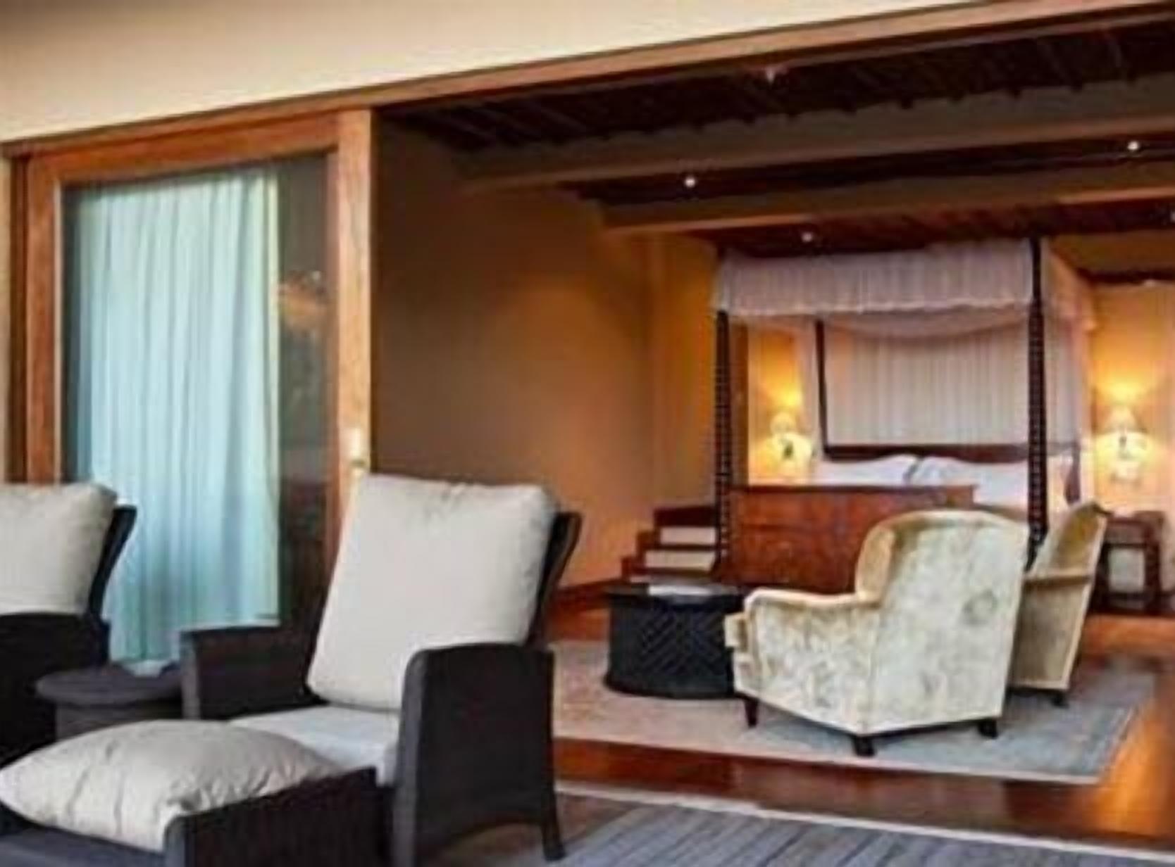 lodge suite | living area | 32-inch flat-screen tv with satellite channels, tv, dvd player