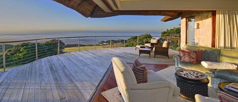 Luxury Suite, Beach View | Balcony