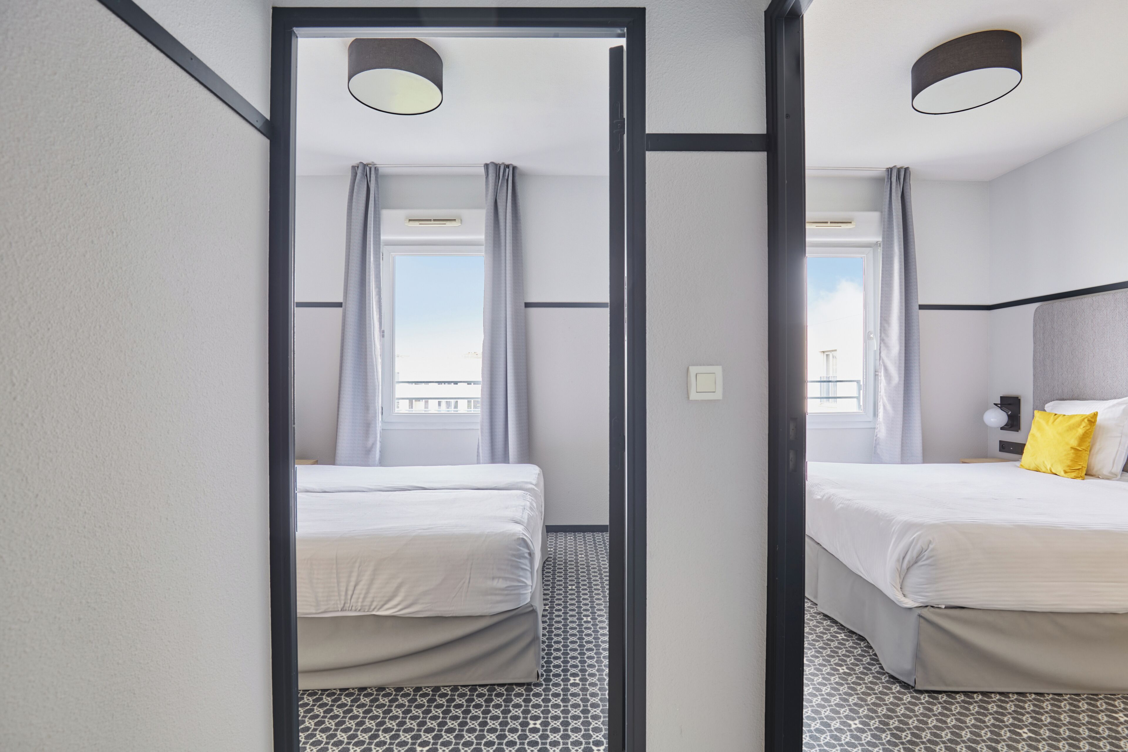 Apartment, 2 Schlafzimmer | Schreibtisch, schallisolierte Zimmer, Bügeleisen/Bügelbrett