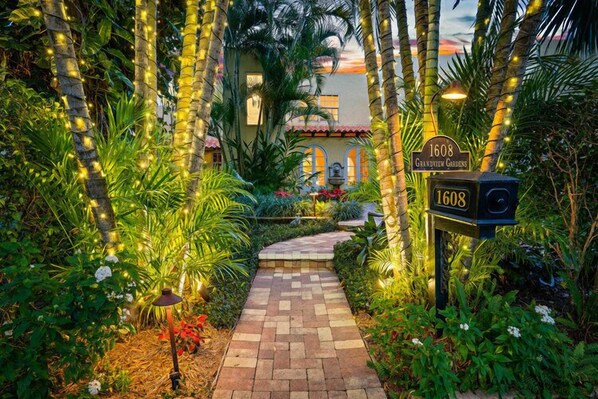 Exterior - Grandview Gardens (West Palm Beach)