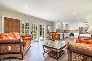 Interior - Grandview Gardens (West Palm Beach)