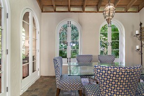 Breakfast area - Grandview Gardens (West Palm Beach)