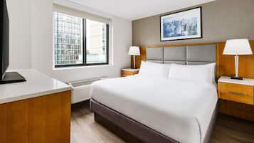 Suite, 1 King-Bett, Nichtraucher | Allergikerbettwaren, Zimmersafe, Verdunkelungsvorhänge