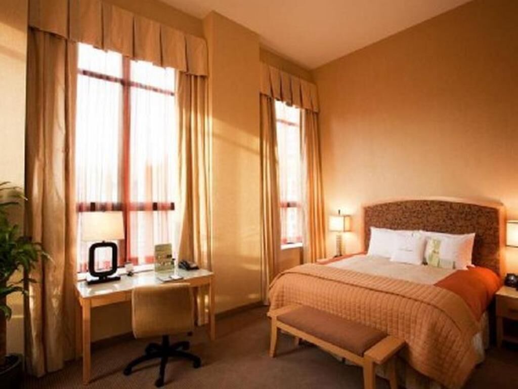 Literie hypoallergénique, coffres-forts dans les chambres
