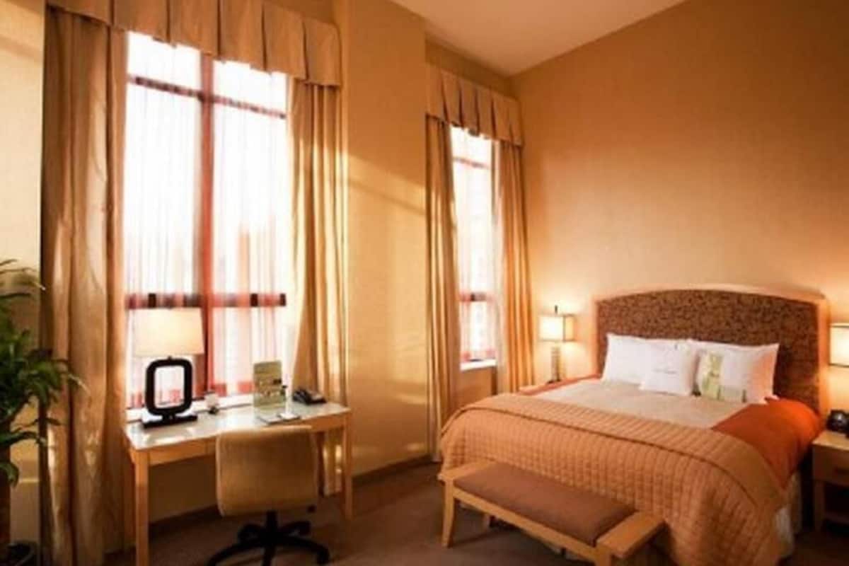 Literie hypoallergĂ©nique, coffre-fort, rideaux dâobscurcissement
