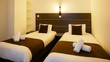 Chambre Duplex Familiale (pour 2 adultes et 2 enfants) | Bureau, rideaux occultants, chambres insonorisées