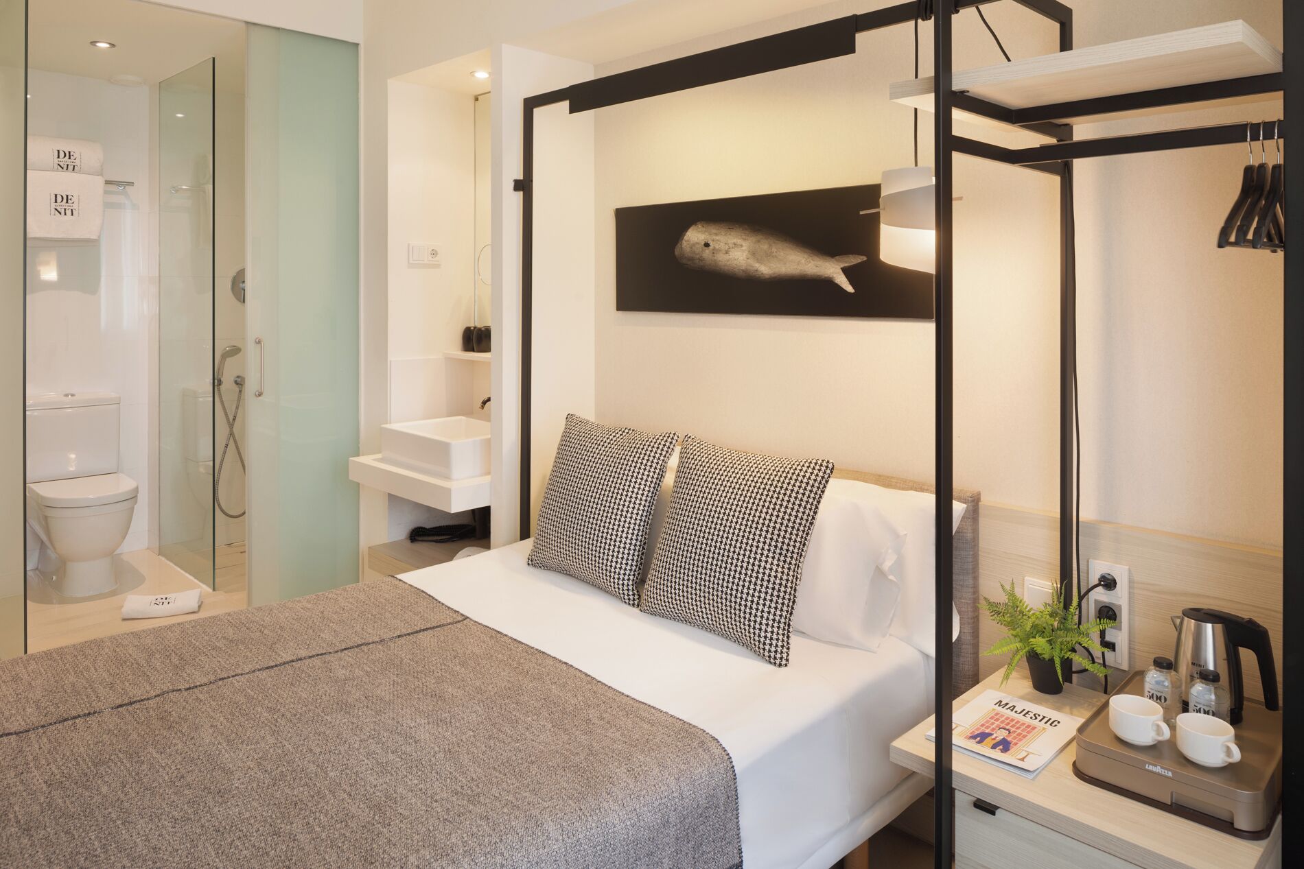 cosy room | in-room safe, desk, free wifi, bed sheets