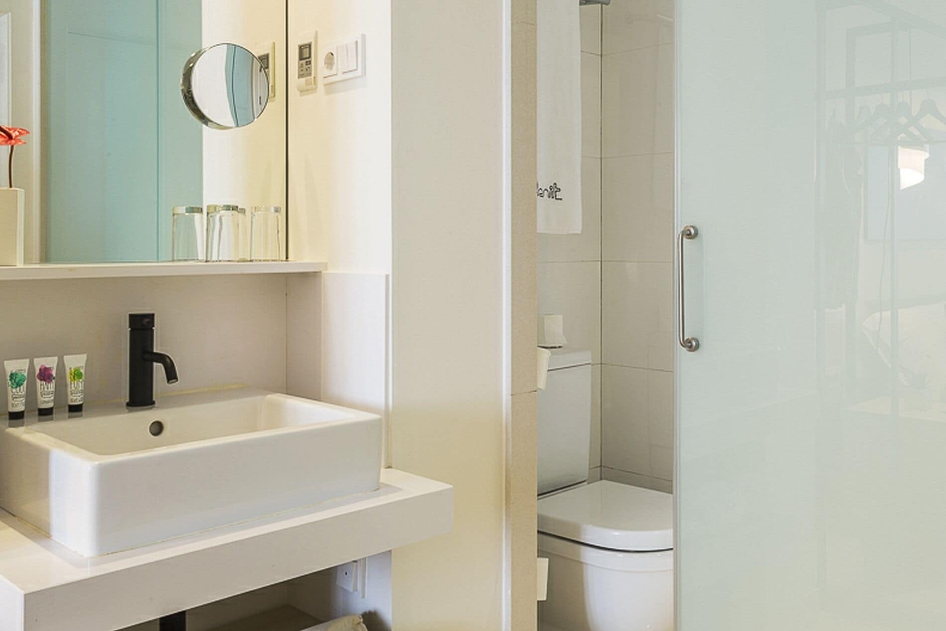 superior | bathroom | shower, hair dryer, towels