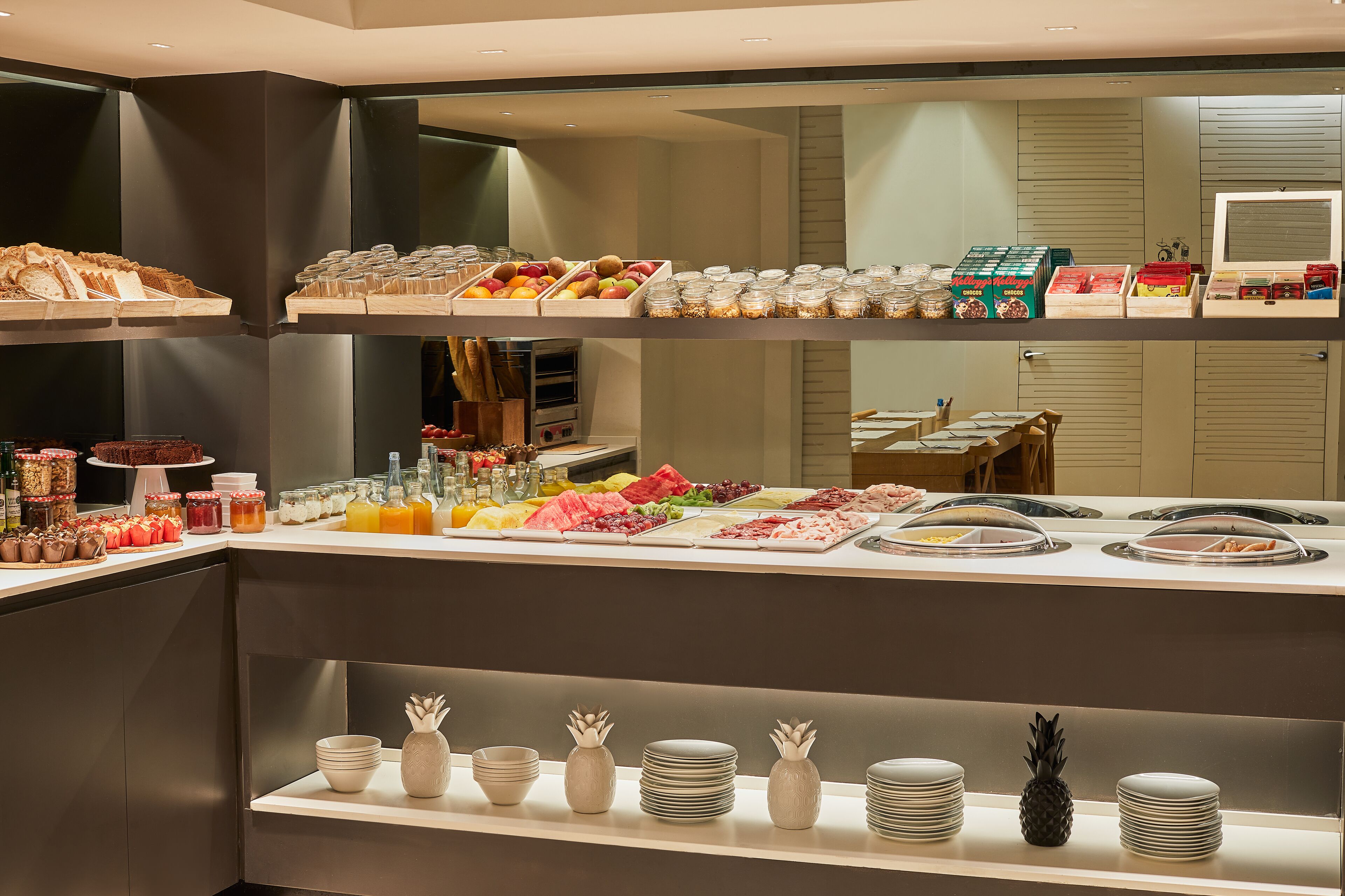 daily continental breakfast (eur 14 per person)