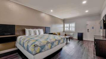Deluxe Suite, 1 King Bed, Non Smoking, Refrigerator & Microwave | Desk, iron/ironing board, free WiFi, bed sheets