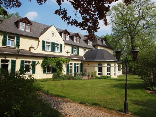 Exterior detail - Hotel Bellevue Schmölln (Schmölln)