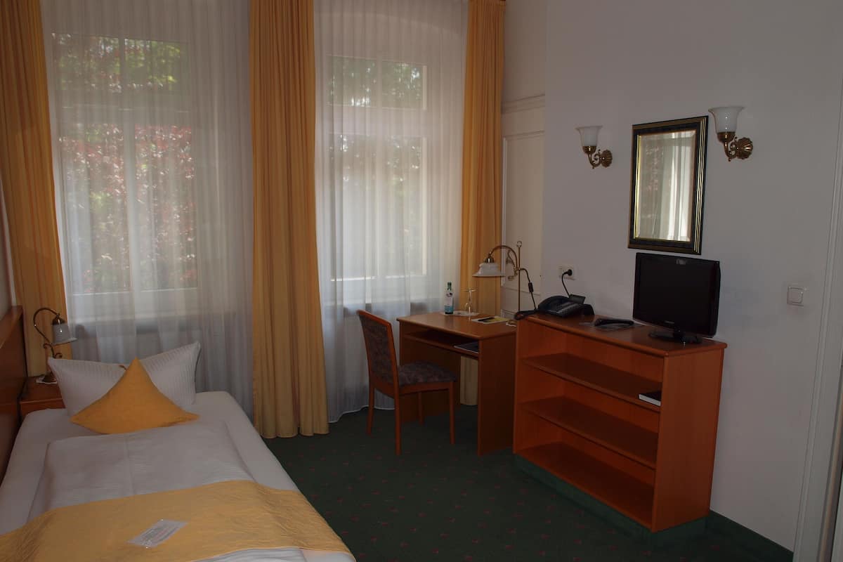 In-room safe, desk, soundproofing, free cots/infant beds