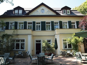 Exterior - Hotel Bellevue Schmölln (Schmölln)