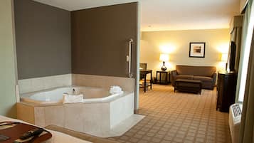 Studio, 1 King Bed, Non Smoking | Premium bedding, desk, blackout curtains, iron/ironing board